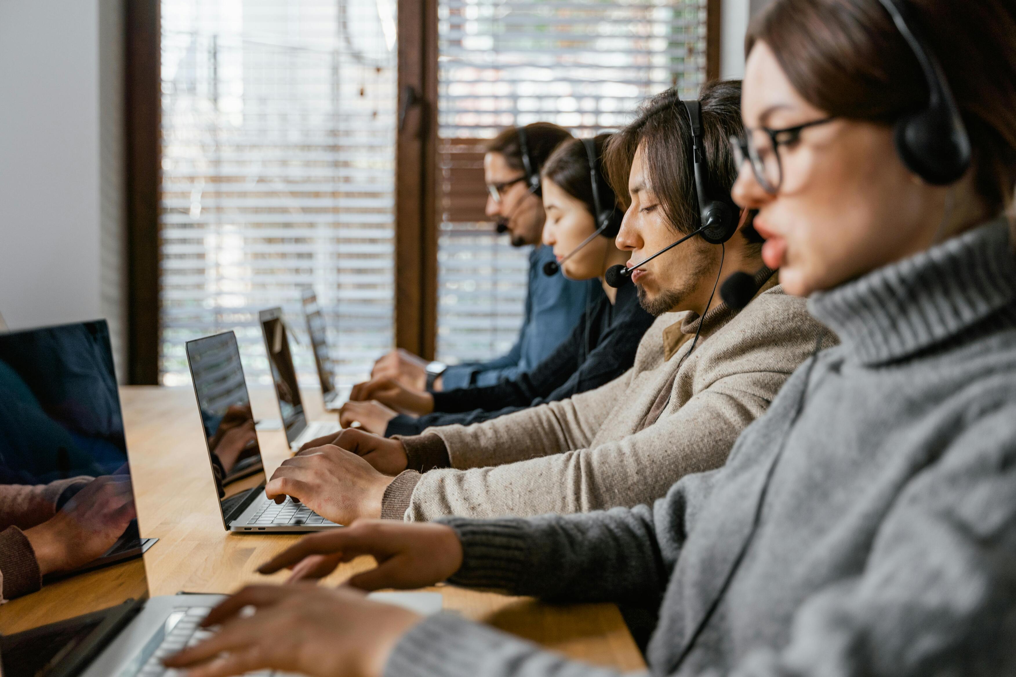 OUTBOUND Teleselling su prospect e customer database, Up Selling e Cross Selling, Telemarketing, Telesurvey, Campagne Promozionali
